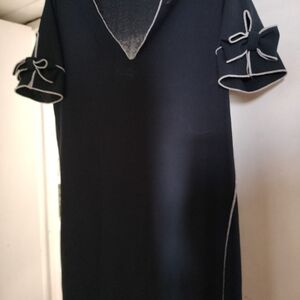Black Midi Dress with V-Neck and Cuffed Cap Sleeves for Night Out